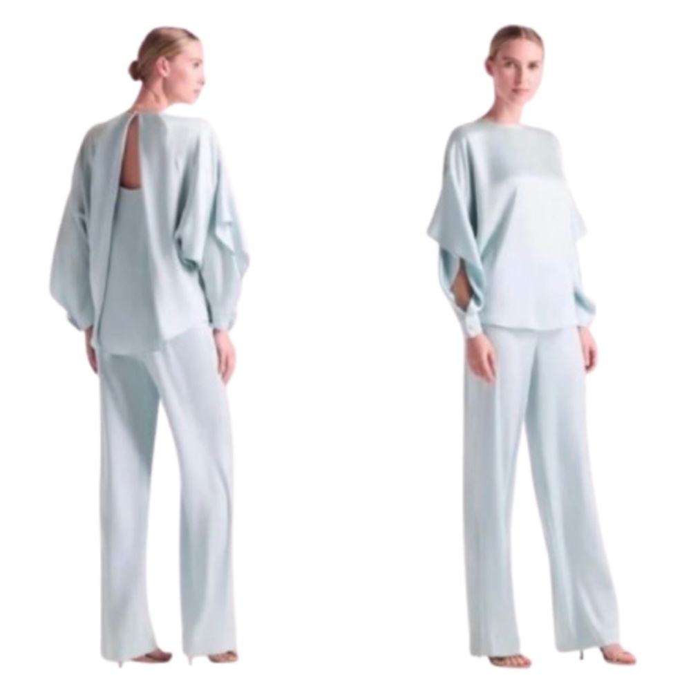 St. John cashmere blue Knit pants with Gold Accent